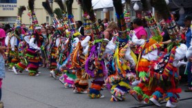 Danza afrocaribeña de Bermudas, los Gombeys en acción. Foto Flickr de skipin2insanity